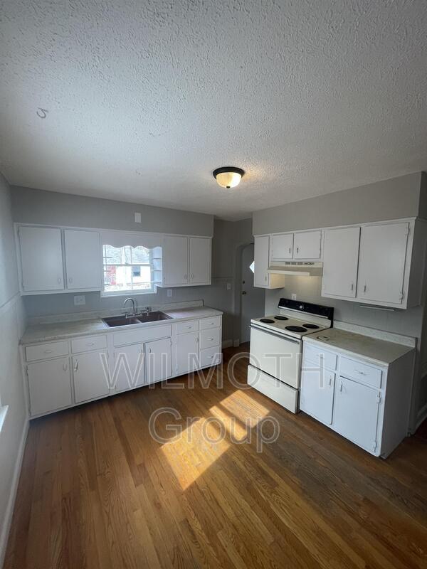 Foto del edificio - 1730 N Oxford St