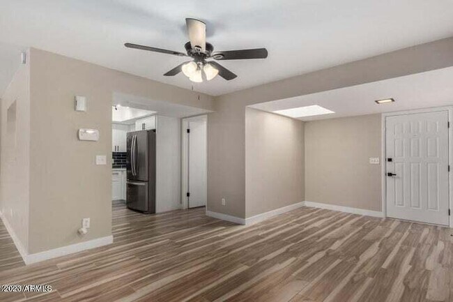 Foto del edificio - 742 W Duke Dr