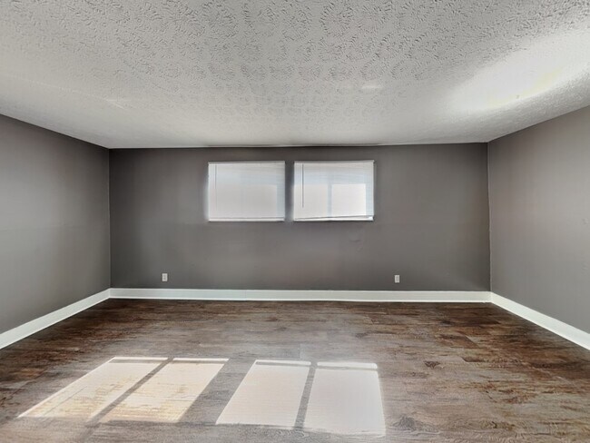Foto del edificio - 107 E 16th Ave