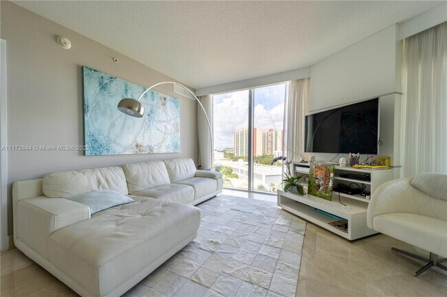 Building Photo - 150 Sunny Isles Blvd