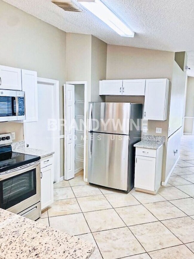 Building Photo - Holiday Promo! FREE December Rent!!