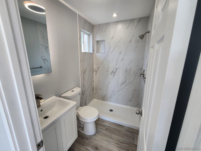 Foto del edificio - 5870 Estelle St