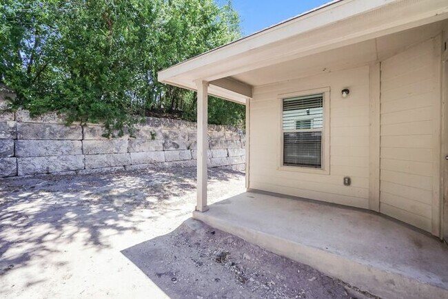 Building Photo - 2702 Telder Path