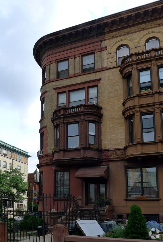 Building Photo - 287 Clinton Ave