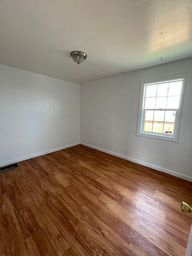 Building Photo - 1101 Nome St