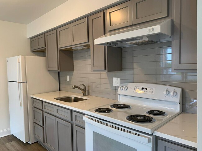 Foto del edificio - 72 Maplewood Ave