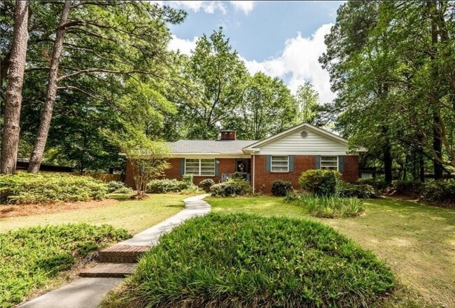 Building Photo - 307 W 18th St