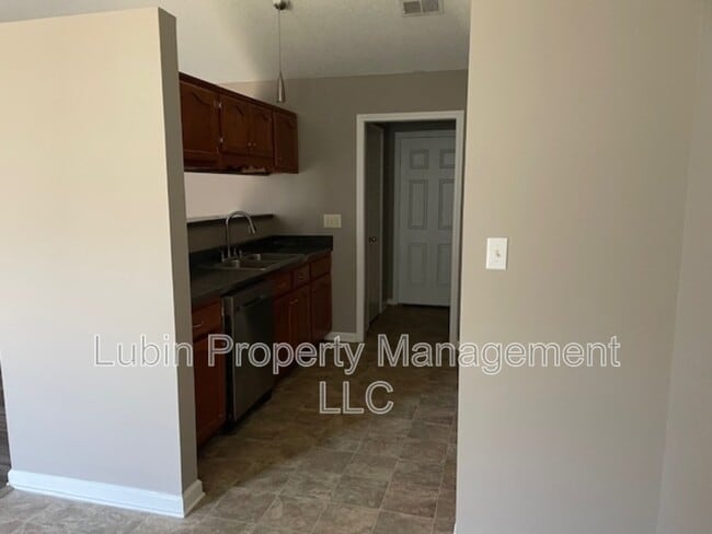 Foto del edificio - 2715 Long Shadow Ln