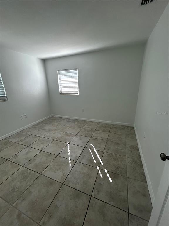 Foto del edificio - 1980 S East Ave