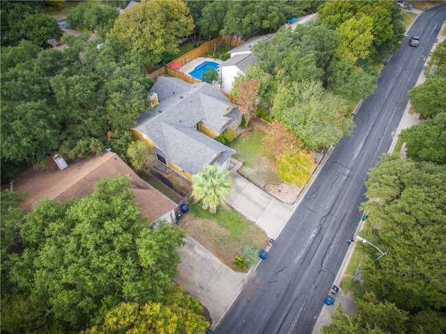 Building Photo - 1605 Garnaas Dr
