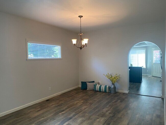 Building Photo - Immaculate Morgan Ranch Home