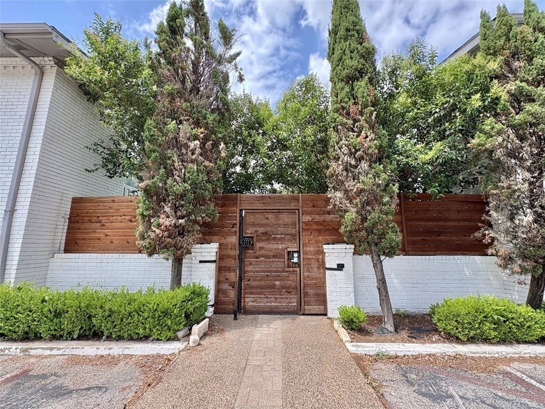 Foto principal - 4347 Dickason Ave