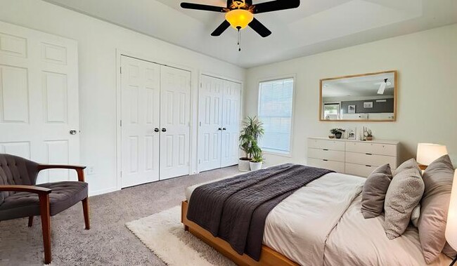 Foto del edificio - Creekwood Park Townhomes - 3 Bedrooms, 2 Baths, 2-Car Garage — Move-In Ready!