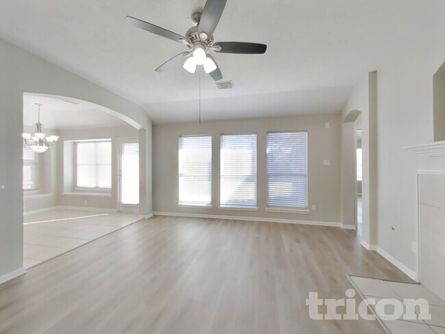 Foto del edificio - 3123 Spring Ranch Ln