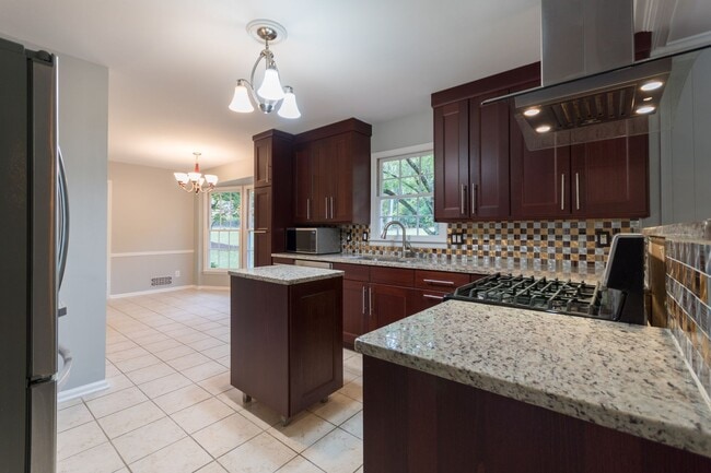 Photo - Beautiful 4 sided brick 4BR/3BA ranch home in Dunwoody, GA.