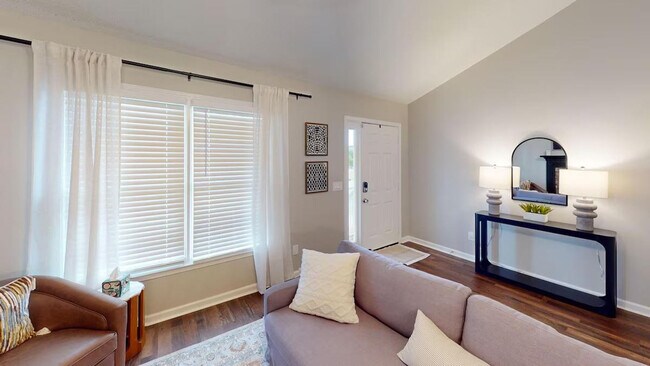 Foto del edificio - 105 Thornwood Dr