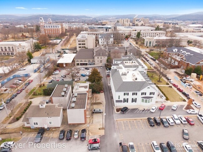 Building Photo - 523 N Storer Ave