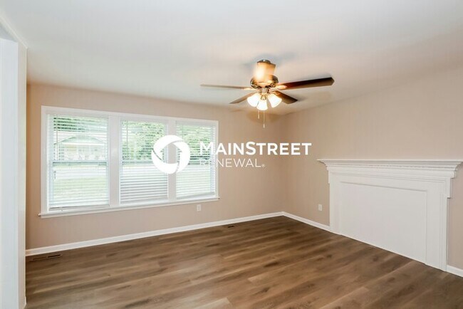 Foto del edificio - 3 Bedroom Pet-Friendly Home in MONROE, NC with Main Street Renewal