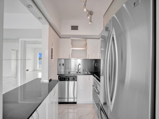 Building Photo - 286 Bal Bay Dr