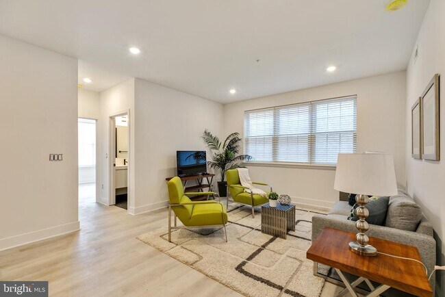 Foto del edificio - 3045-51 Richmond St