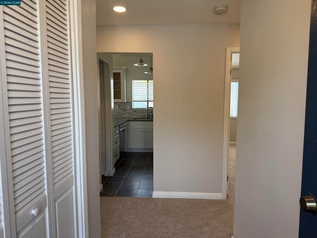 Building Photo - 1144 Maywood Ln