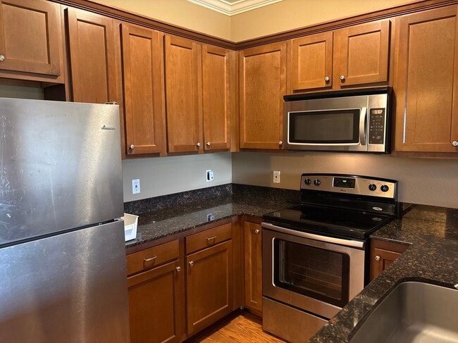 Kitchen - Charlestown Apartment Homes