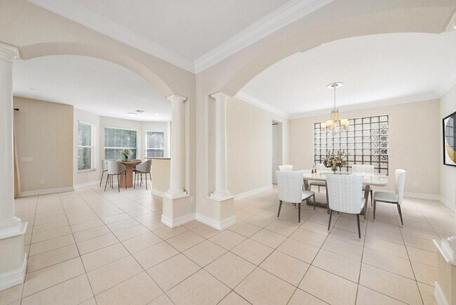 Foto del edificio - 8477 Breezy Hill Dr