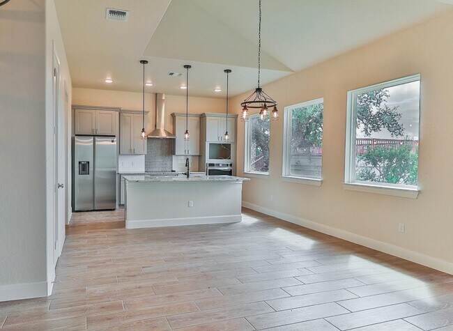 Foto del edificio - 1406 Prospect Cir