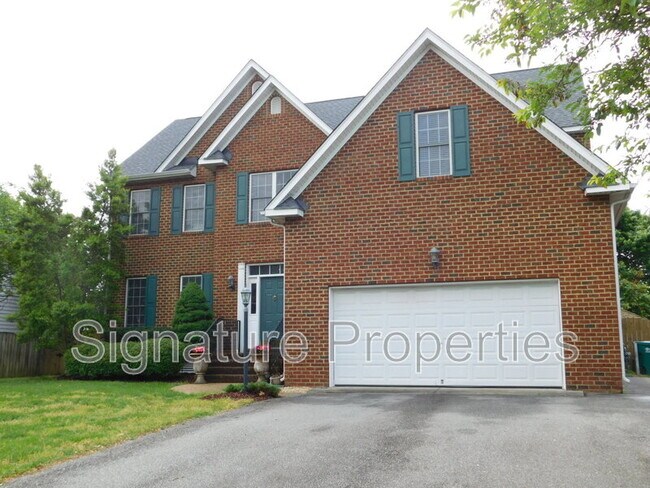 Building Photo - 9351 Summer Oak Dr