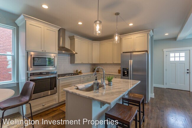 Foto del edificio - 4 br, 3.5 bath House - 1002 Fairview Ave