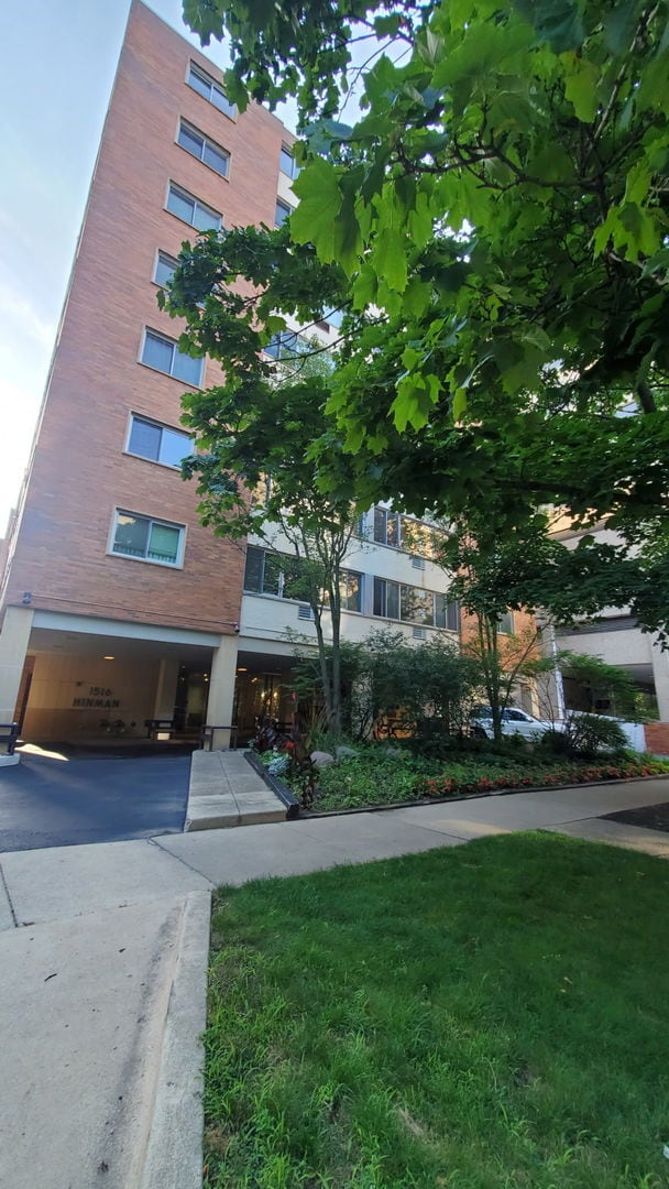 Building Photo - 1516 Hinman Ave