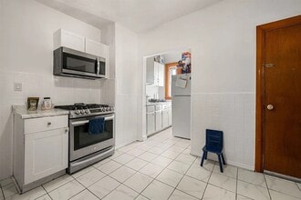 Building Photo - 802 Winthrop Ave