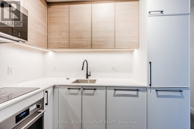 Building Photo - 1050 Eastern Ave