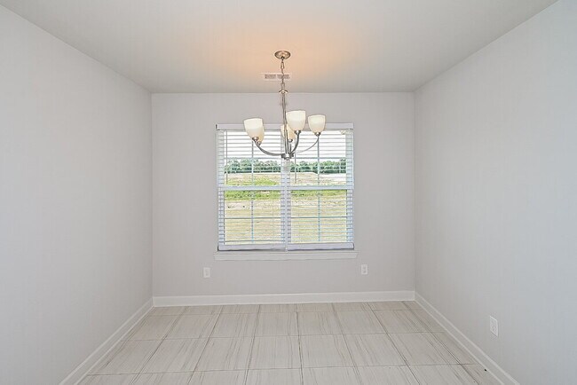 Foto del edificio - 5315 Holly Ridge Dr