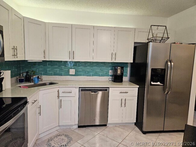 Building Photo - 5147 Europa Dr