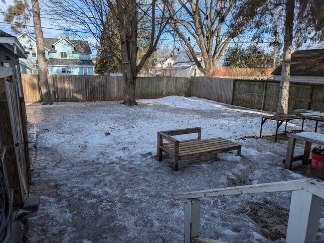 Foto del edificio - 828 E Thomas St