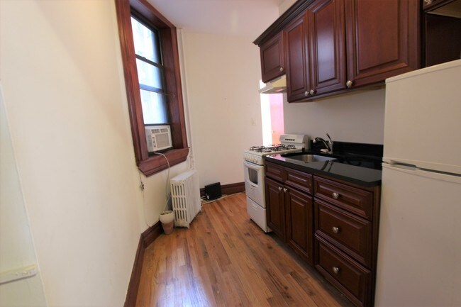 Foto del edificio - 336 E 5th St