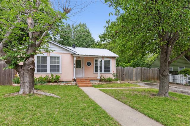 Building Photo - 1424 Knight St