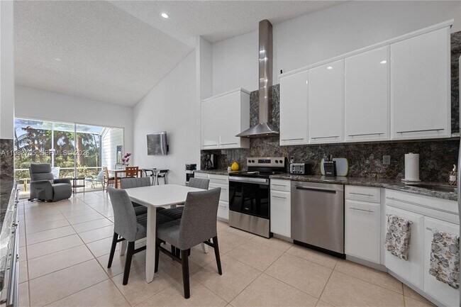 Foto del edificio - 8962 SE Riverfront Terrace