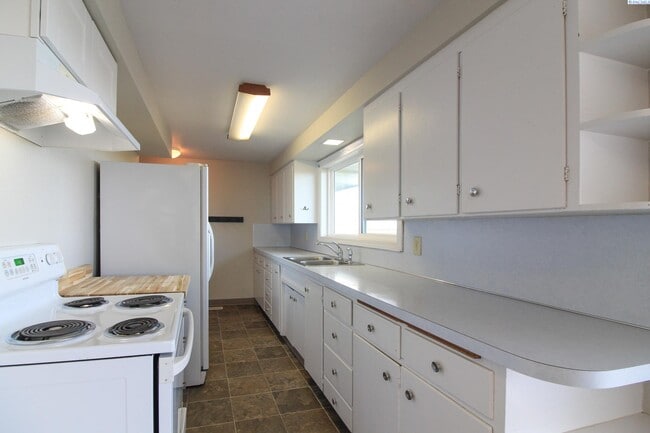Building Photo - 2 Bed/1 Bath + an Office House in Rural Pasco