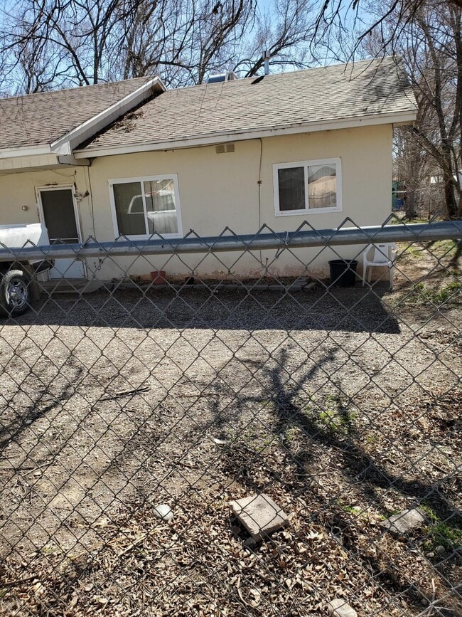 Foto del edificio - 1428 Saunders Rd SW