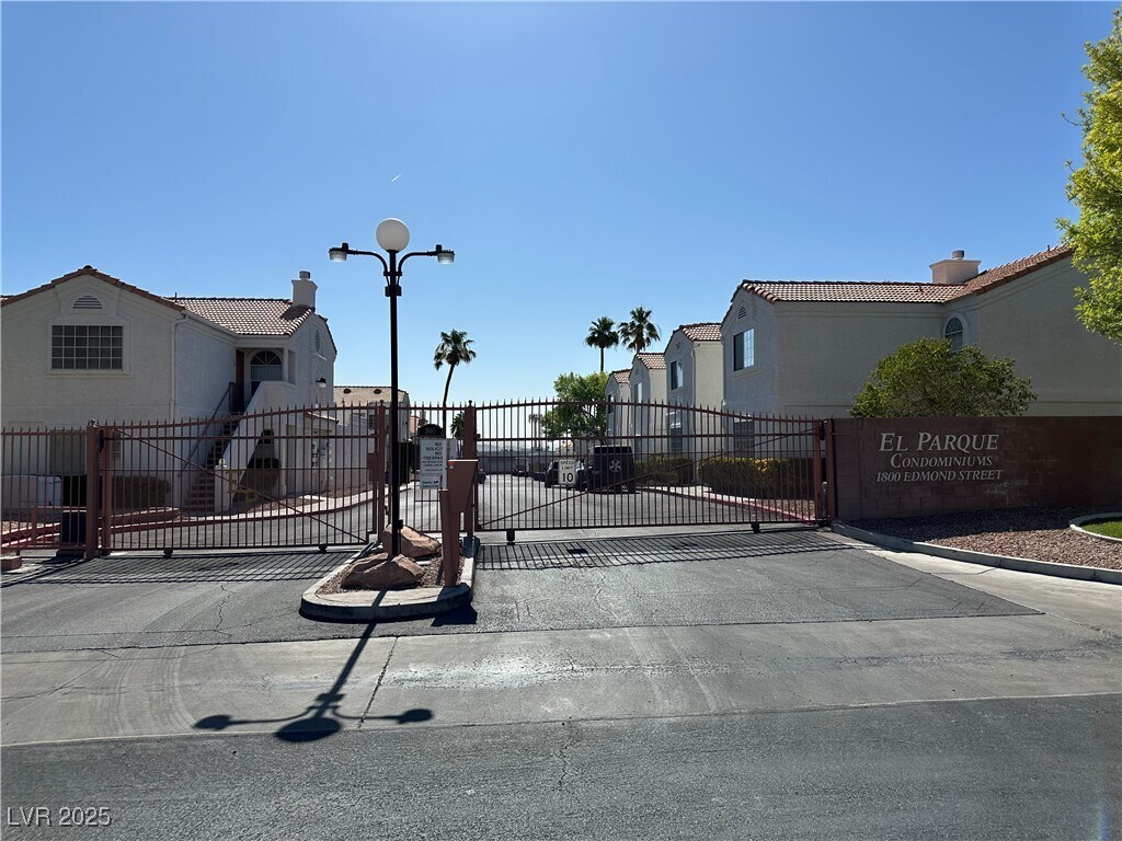 Foto principal - 1800 S Edmond St