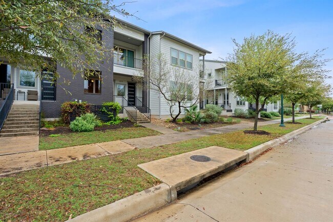 Foto del edificio - 4211 Berkman Dr