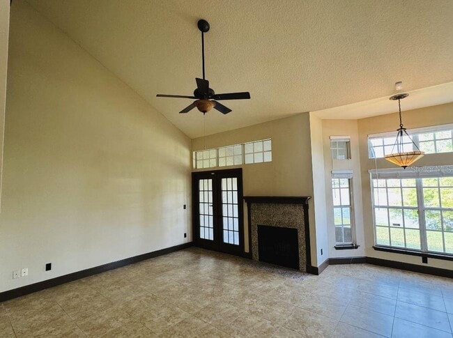 Building Photo - 1556 Farrindon Cir