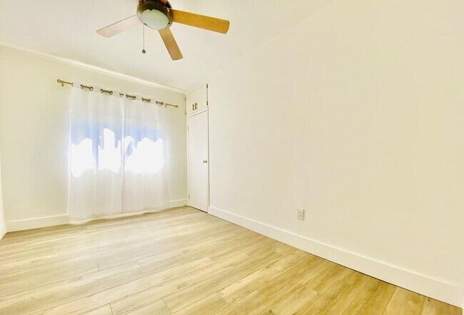 Foto del edificio - 1474 W Vernon Ave