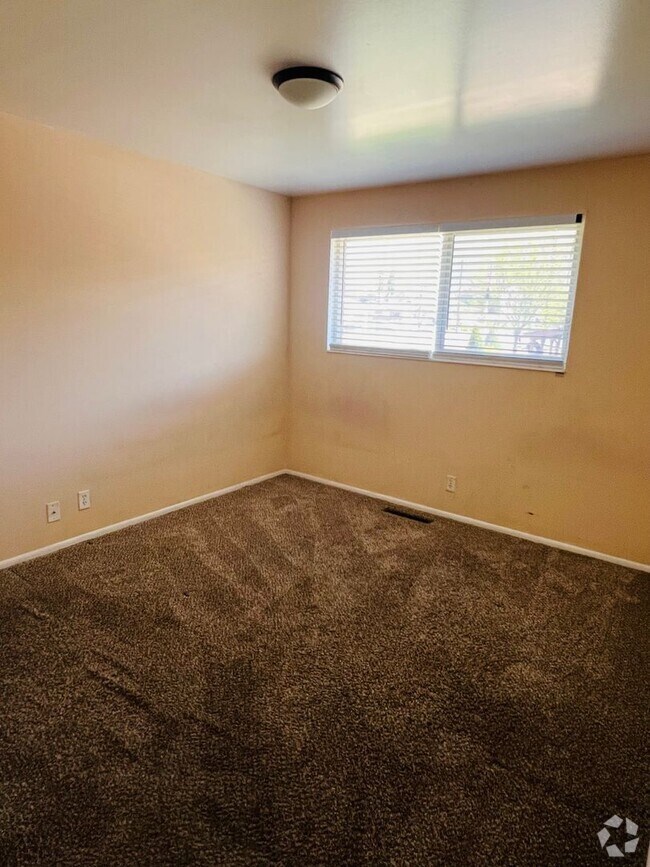 Building Photo - 40 N Talbot Dr E