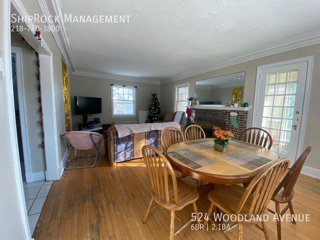 Foto del edificio - 524 Woodland Ave