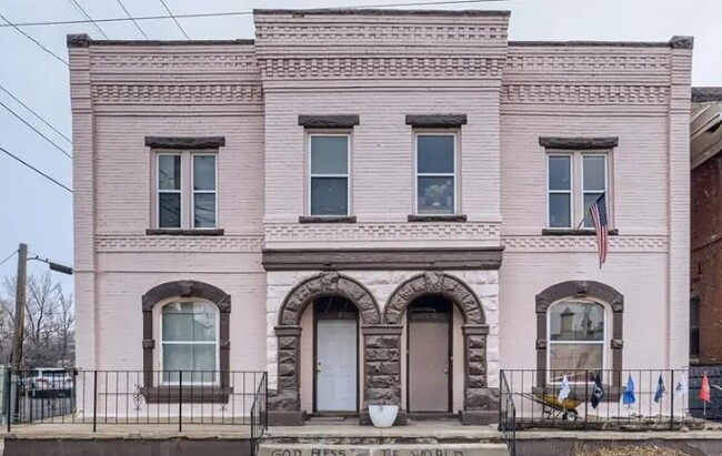 Building Photo - 213 E Evans Ave