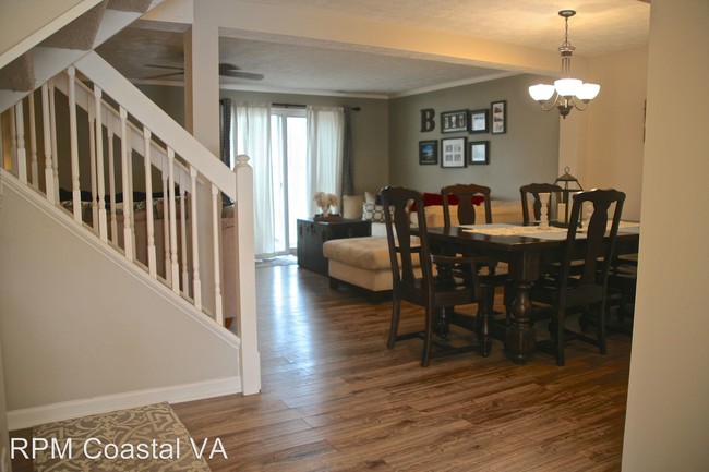 Building Photo - 502 Chanticlar Ct