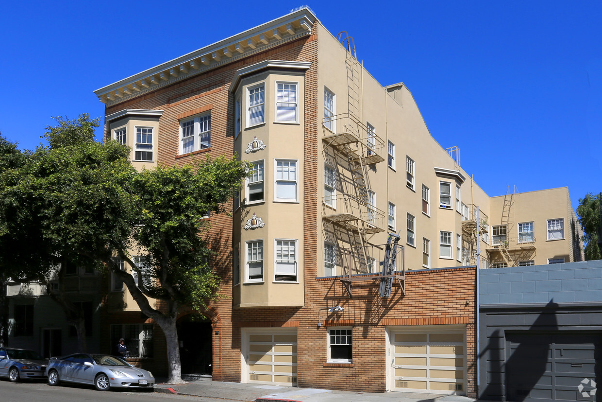 Primary Photo - Oak Street Apartments